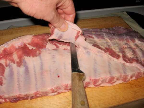 Removing the skirt from spare rib slab