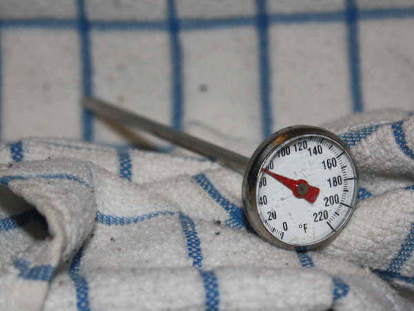https://www.smoker-cooking.com/images/analog-dial-pocket-thermometer.jpg