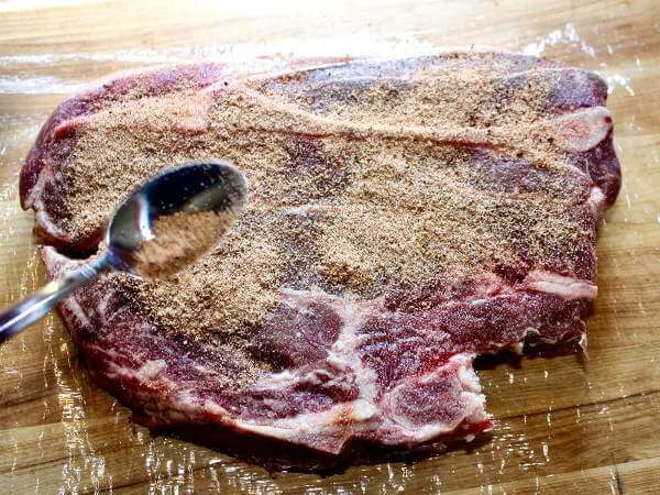 kruiden a Beef Chuck Roast With Beef Dry Rub Seasoning 