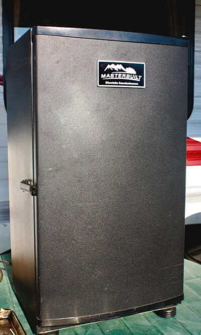 Masterbuilt Adventure Series Mes 140s Digital Electric Smoker Gander Outdoors
