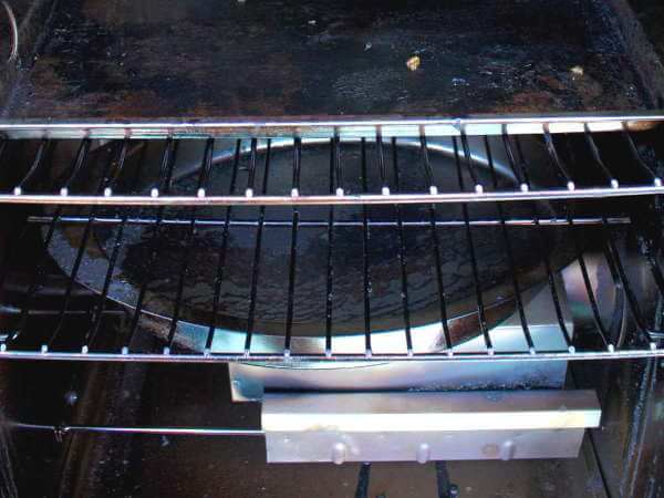 Water Pan In Masterbuilt Electric Smoker - Smoker-Cooking.com